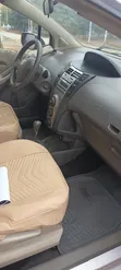 Toyota Vitz 2010 Silver - 4