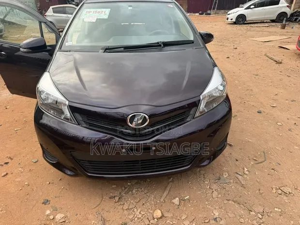 Toyota Vitz 1.3 FWD 5dr 2014 Purple - 1