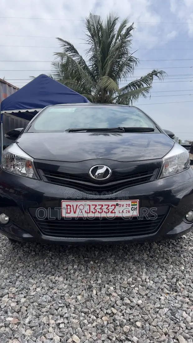Toyota Vitz 1.3 FWD 3dr 2013 Black - 1