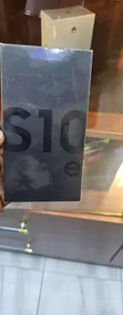 New Samsung Galaxy S10e 128GB Black - 1