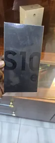 New Samsung Galaxy S10e 128GB Black - 2