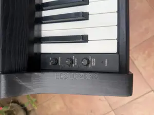 Yamaha CLP-810 Clavinova Digital Piano