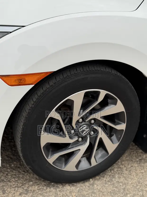 Honda Civic LX Sedan 2018 White - 1