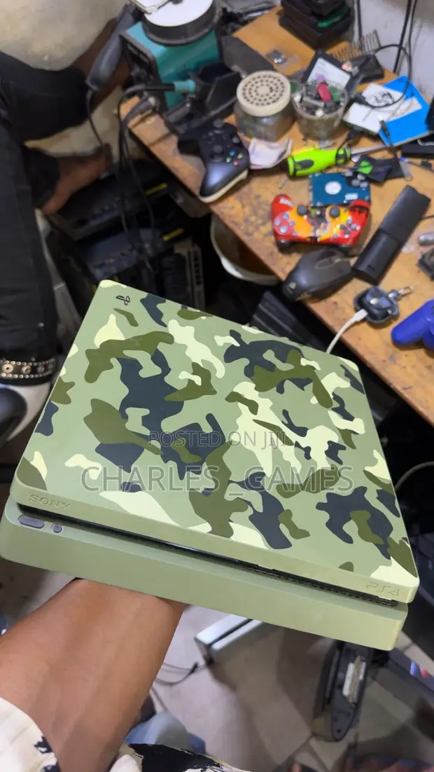 Playstation 4 Slim Camouflage 1TB Jailbreak - 1