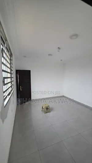 1 Bedroom Apartment for Rent in Community 23, Sakumono
