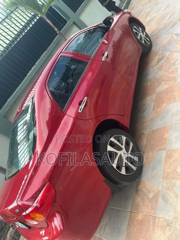 Toyota Corolla 2010 Red - 1