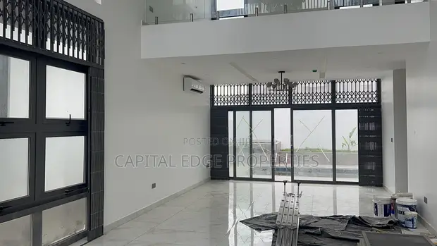 4 Bedroom House with Pool for Rent in Labone - 1