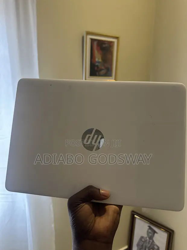HP 14-dq1025cl Laptop - Intel Core i7, 4GB RAM, 256GB SSD - 1