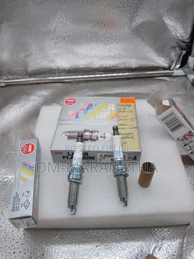 NGK Honda & Acura Spark Plugs (ILZKR7B) - 1