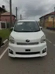 Toyota Voxy V 2WD 8-Seater 2012 White - 1