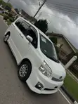 Toyota Voxy V 2WD 8-Seater 2012 White - 3