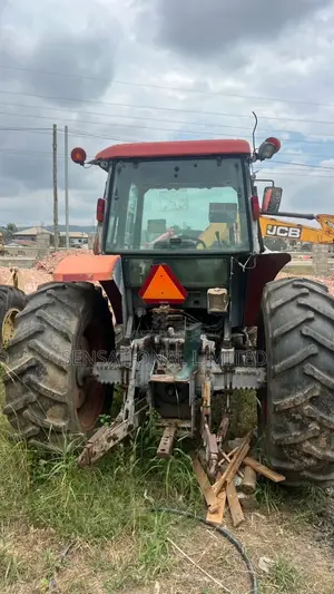 Kubota M105S 4WD Tractor with Front Loader