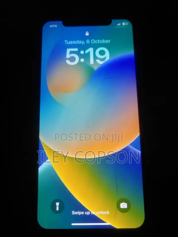 Apple iPhone X 256GB White - 1