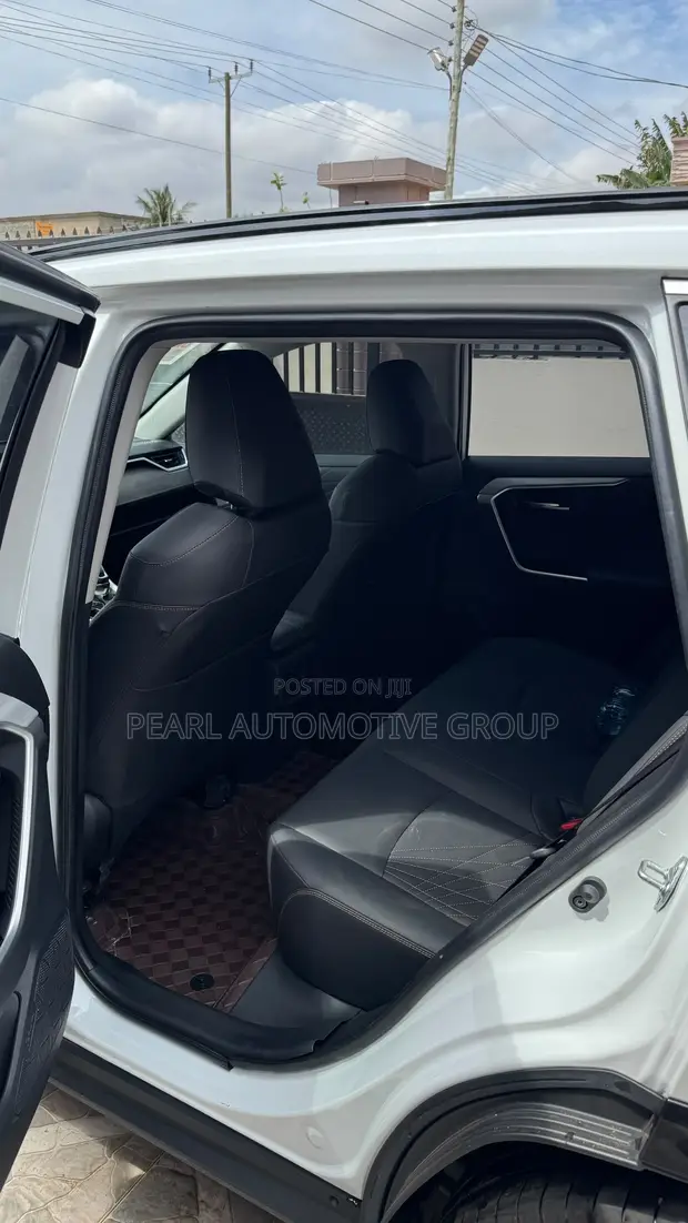 Toyota RAV4 2024 White - 1