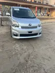 Toyota Voxy X 4WD 8-Seater 2012 Silver - 5