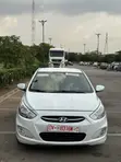 Hyundai Accent SE Sedan 2017 White - 2