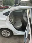 Hyundai Accent SE Sedan 2017 White - 3