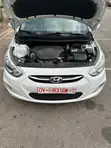 Hyundai Accent SE Sedan 2017 White - 5