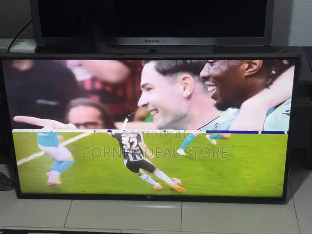 LG 43-Inch 4K UHD Smart TV (43UM7000PLA) - 1