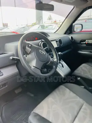 Toyota Sienta 1.5 FWD 2015 Red
