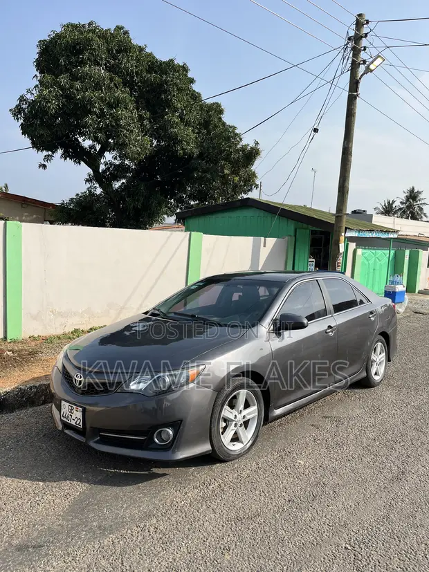 Toyota Camry 2013 Gray - 1