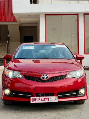 2014 Toyota Camry SE Sport Sedan