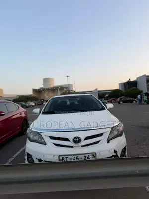 Toyota Corolla S Special Edition 2013 White