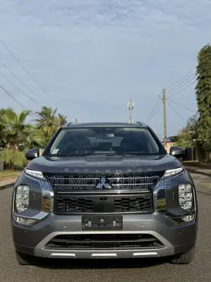 2025 Mitsubishi Outlander SEL AWD Silver