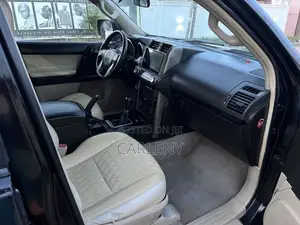Toyota Land Cruiser Prado 4.0 Petrol GX-R 2011