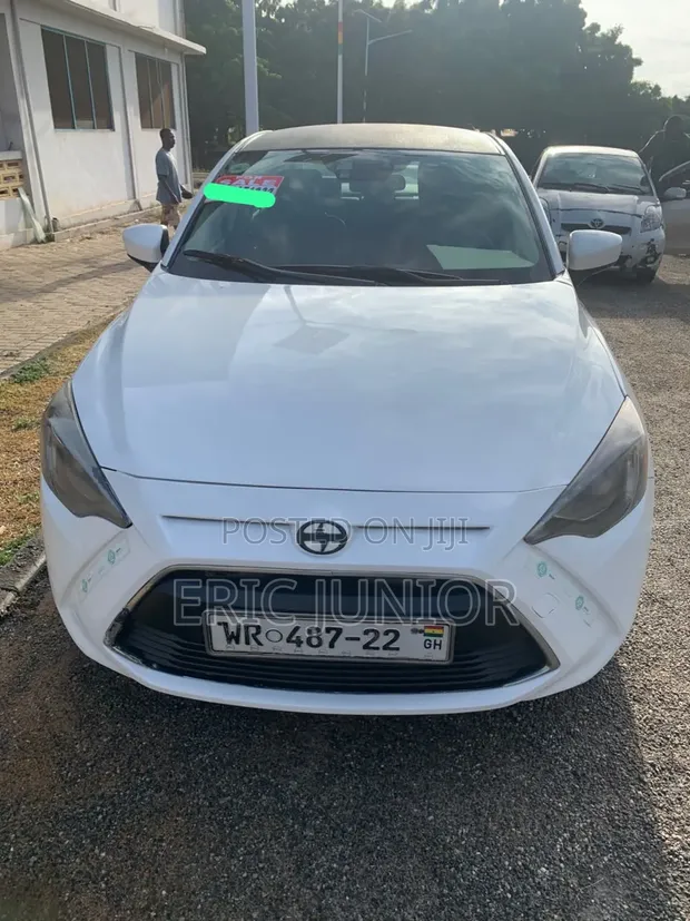 Toyota Yaris iA 1.5 FWD 2017 White - 1