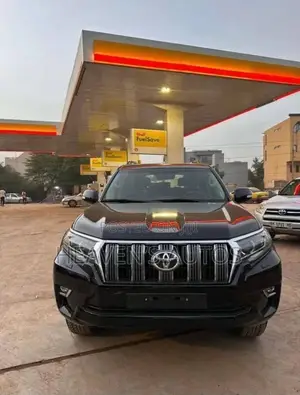 2021 Toyota Land Cruiser Prado TXL Black