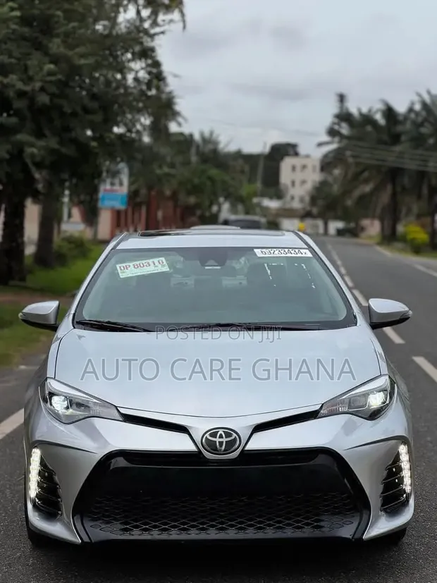 2017 Toyota Corolla SE Sedan - 1