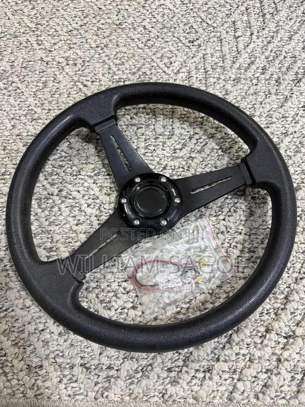 Universal Sports Steering Wheel - 1