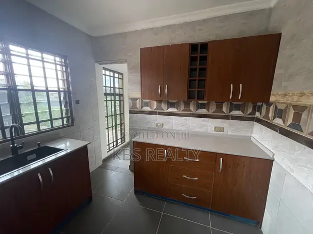 5 Bedroom Duplex for Rent in Ahodwo, Kumasi - 1