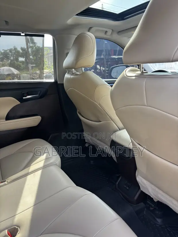 2020 Toyota Highlander XLE AWD White - 1