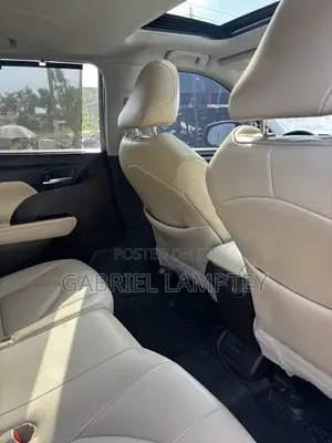 2020 Toyota Highlander XLE AWD White