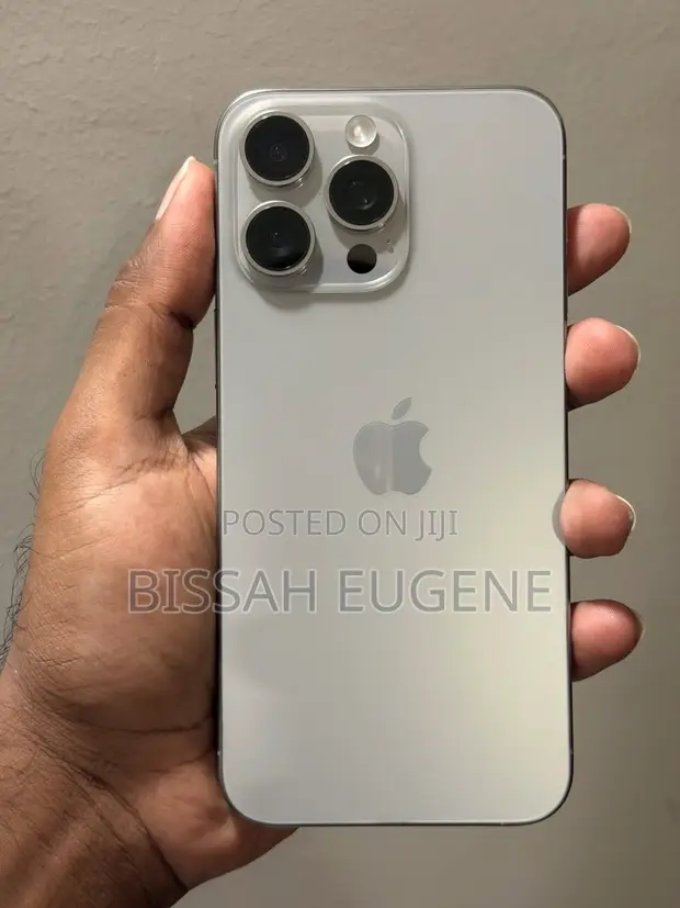 Apple iPhone 15 Pro Max 512GB Gray - 1