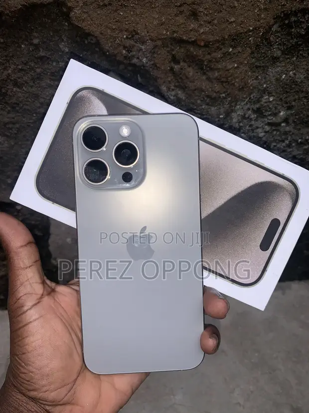 Apple iPhone 15 Pro Max 512GB Silver - 1