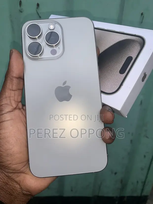 Apple iPhone 15 Pro Max 256GB Silver - 1