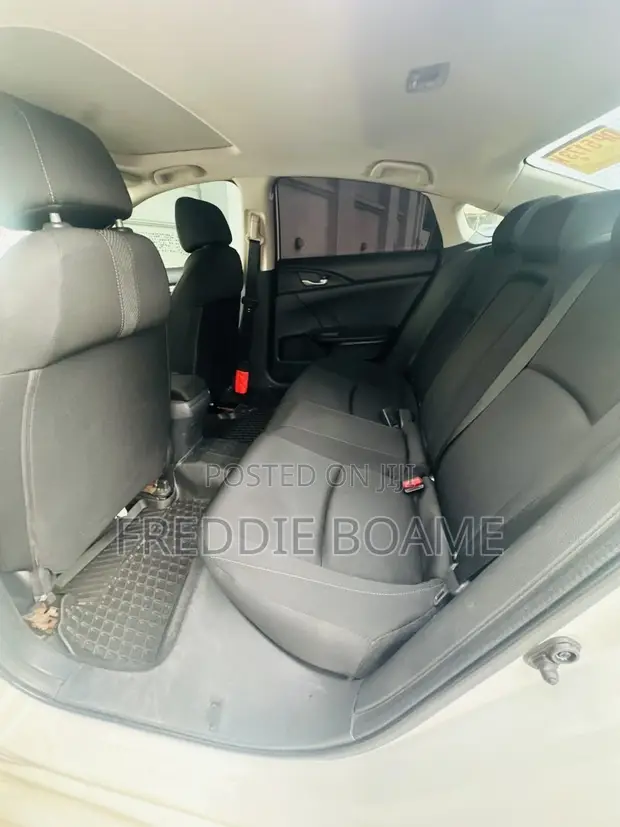 Honda Civic 2016 White - 1