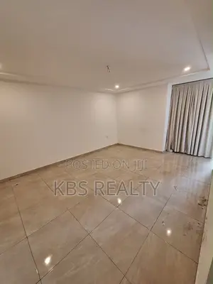 7-Bedroom Townhouse/Terrace in East Legon Nanakrom, School Junction
