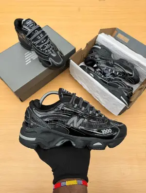 Brand New Nike Sneakers - Unisex