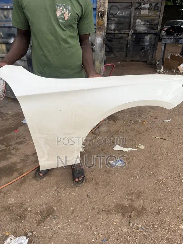 Mercedes-Benz E300 W213 Bumper and Fender - 1