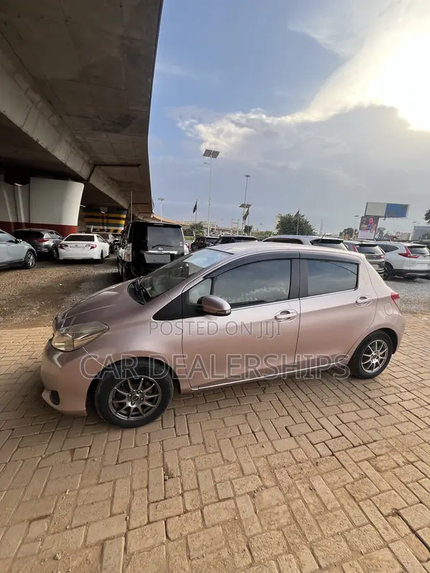 Toyota Vitz 2012 Gray - 1