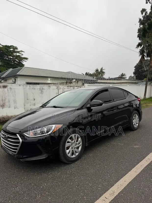 Hyundai Elantra SE 2018 Black - 1