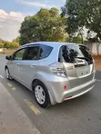 Honda Fit Hybrid 2012 Silver - 3