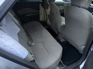 Toyota Belta 2010 Silver