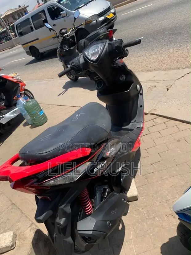 Piaggio Scooter 2018 Black - 1