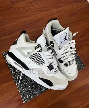 Air Jordan 4 Retro Men's Sneakers