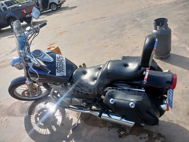 Kawasaki Vulcan 2000 (2000) - Black - 1